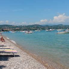 The Lido di Lonato beach is just a few metres from the camp-site